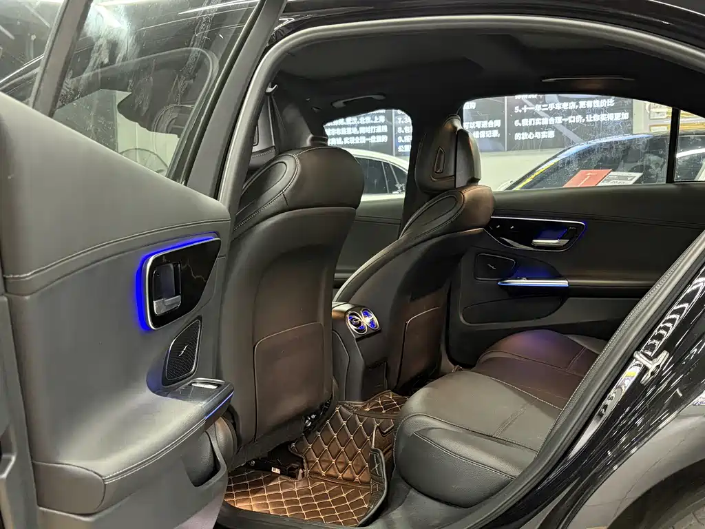 Mercedes-Benz C-Class — миниатюра 7