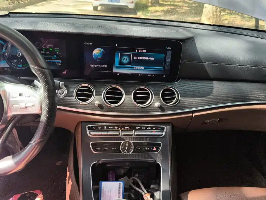 Mercedes-Benz E-Class — миниатюра 13