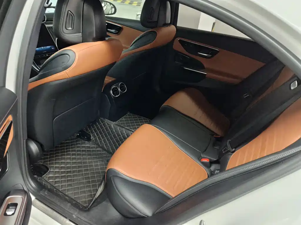 Mercedes-Benz C-Class — миниатюра 8