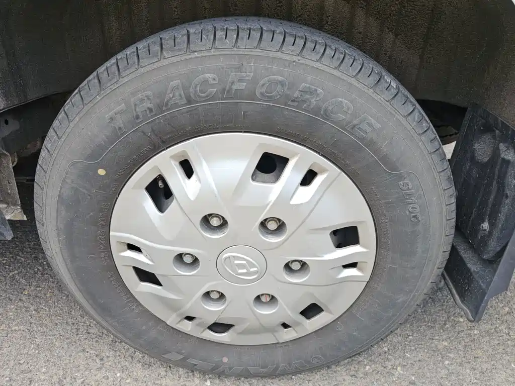 MAXUS V70 — миниатюра 20