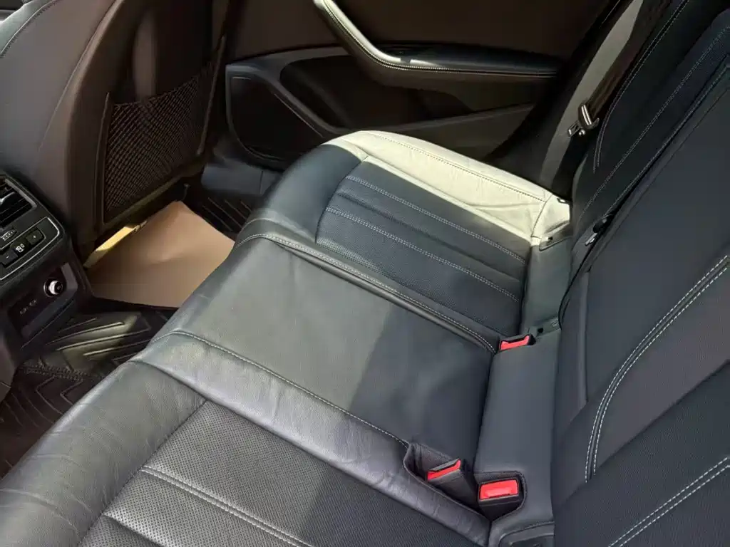 Audi A4L 2021 40 TFSI