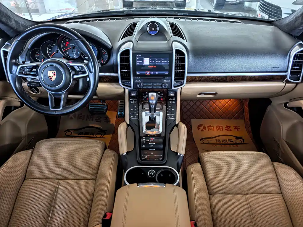 Porsche Cayenne — миниатюра 10