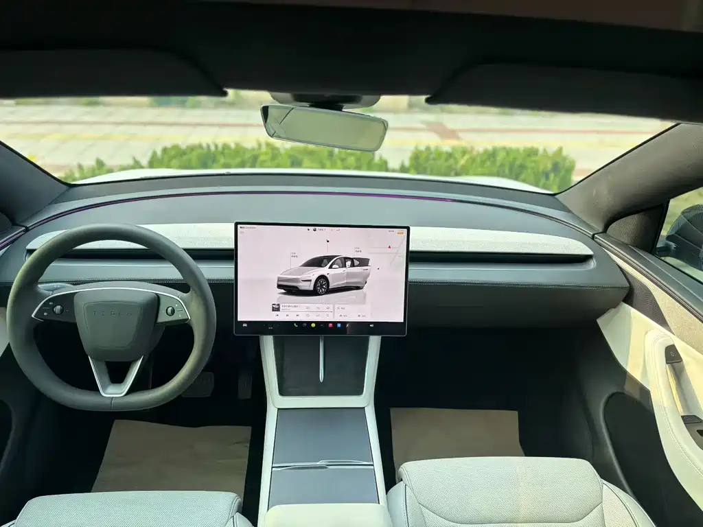 Tesla Model Y L