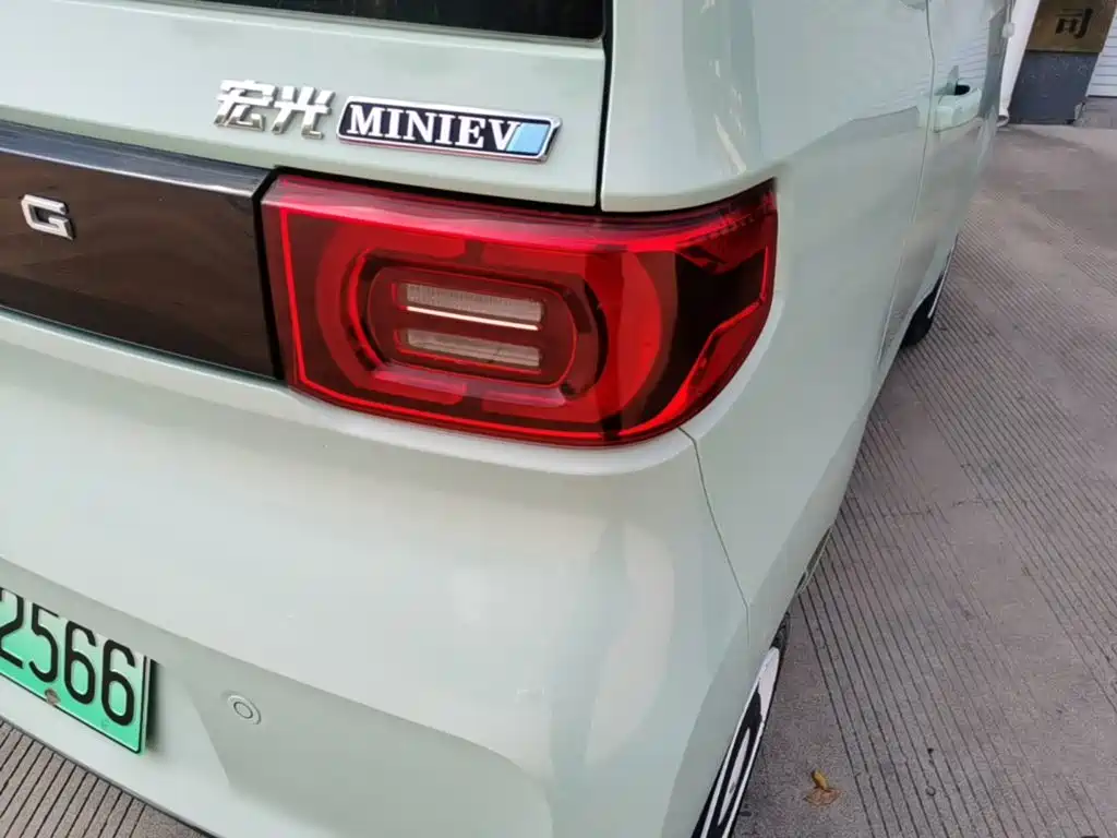 Wuling MINIEV — миниатюра 8
