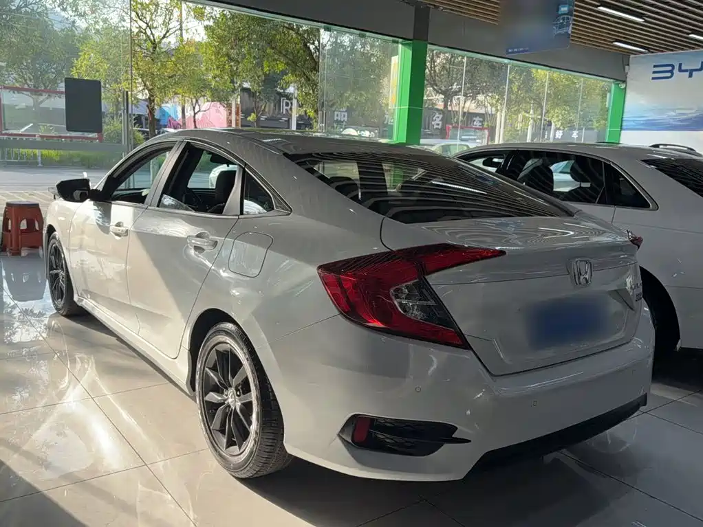Honda Civic — миниатюра 6
