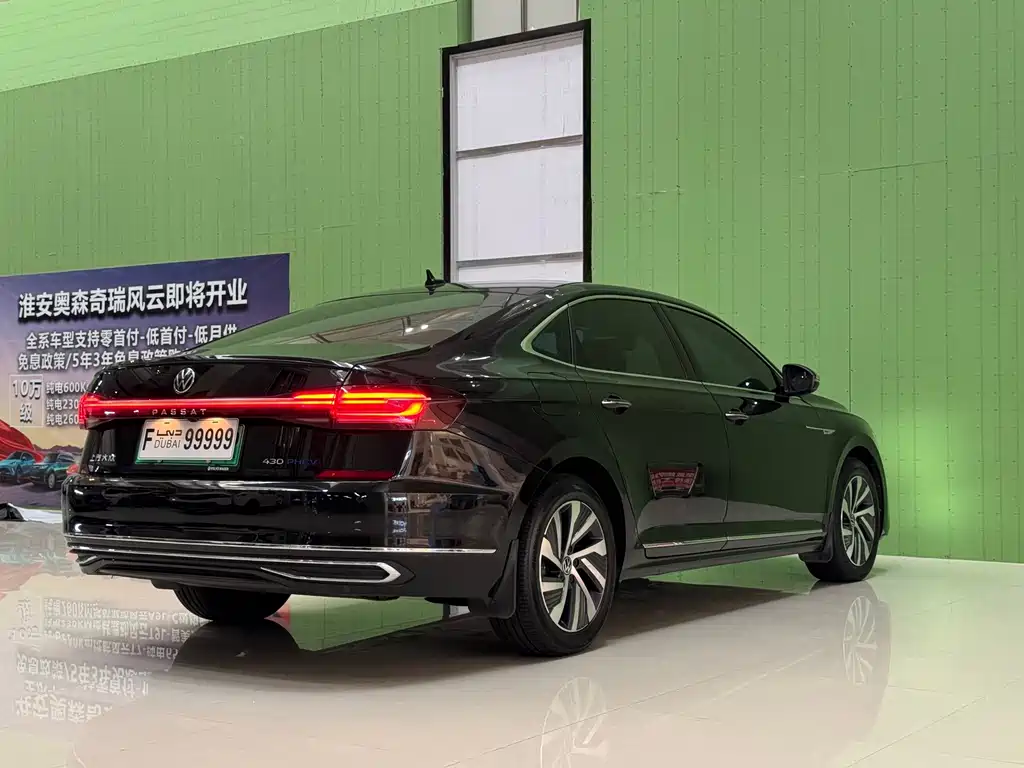Volkswagen Passat PHEV — миниатюра 7