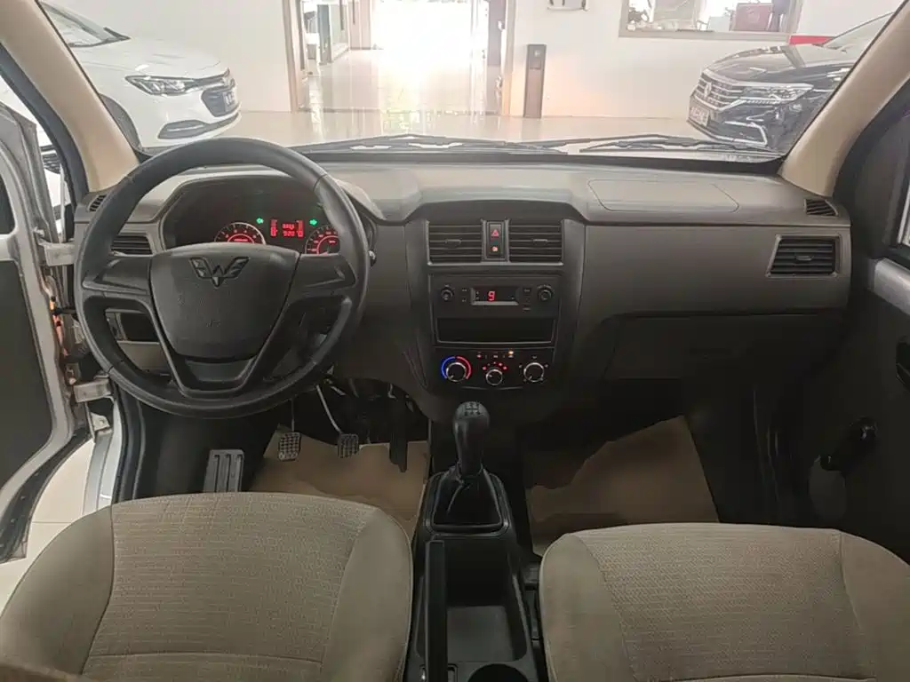 Wuling RongguangS S 2023 1.5L 2 мест