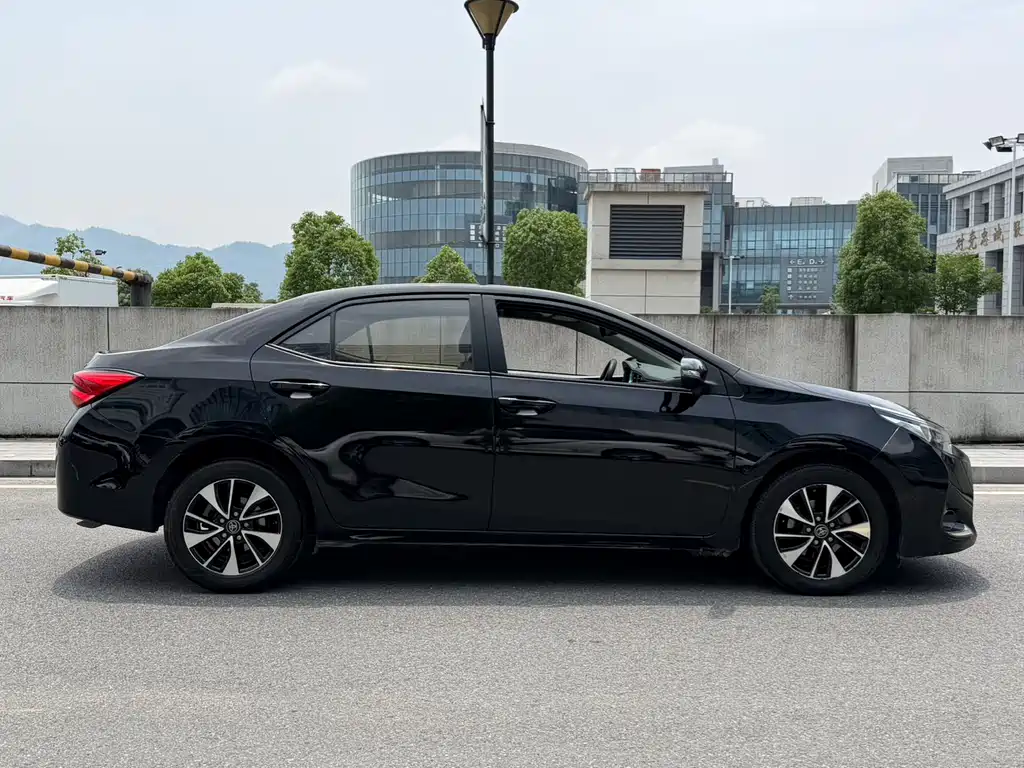 Toyota Corolla Levin 2018 185T CVT Luxury V