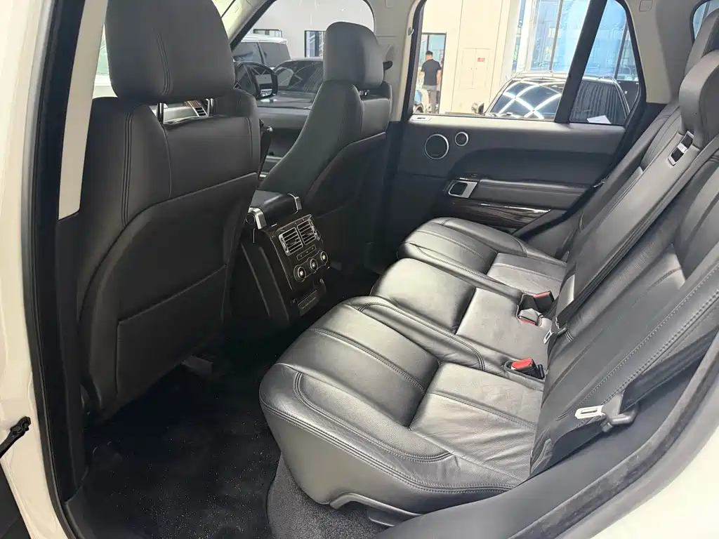 Land Rover Range Rover — миниатюра 8