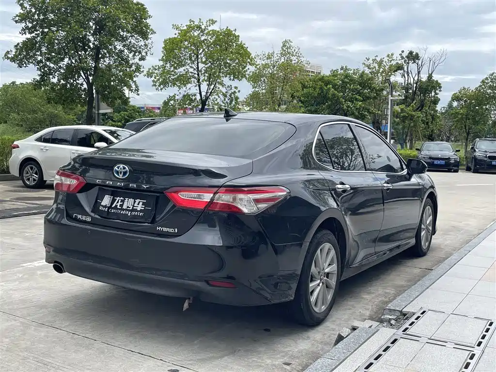 Toyota Camry — миниатюра 9
