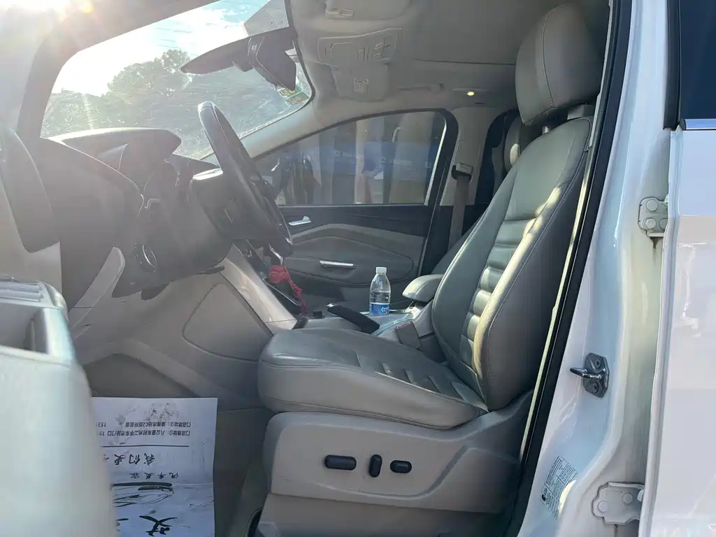 Ford Kuga — миниатюра 10