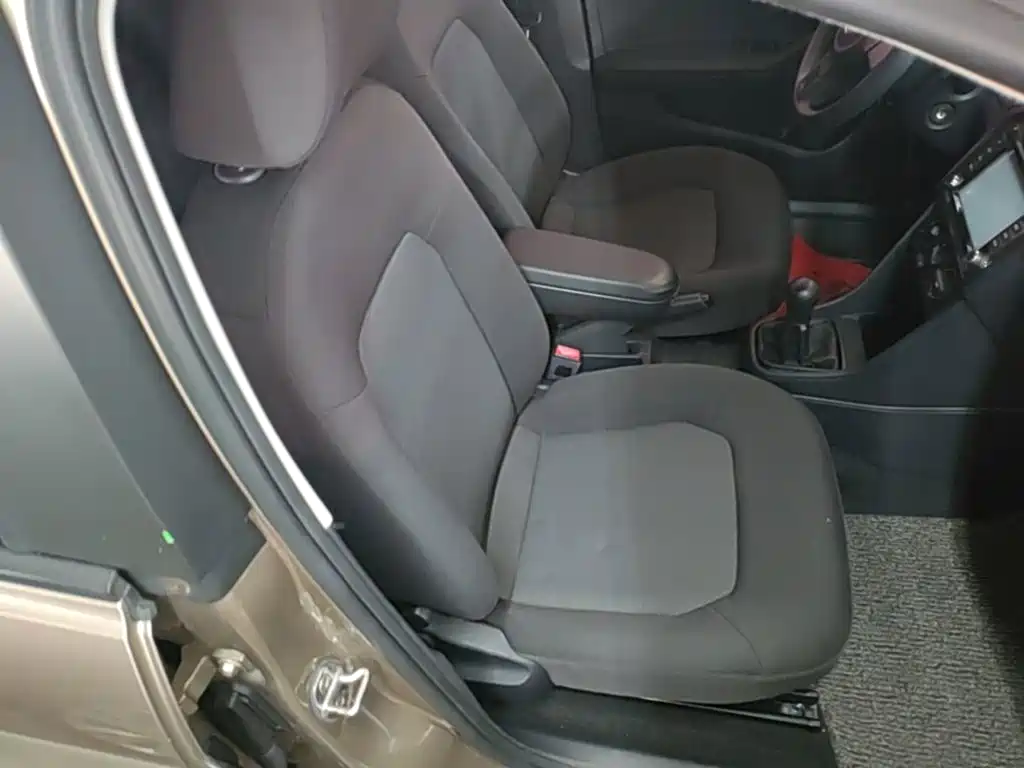 Volkswagen Jetta — миниатюра 25