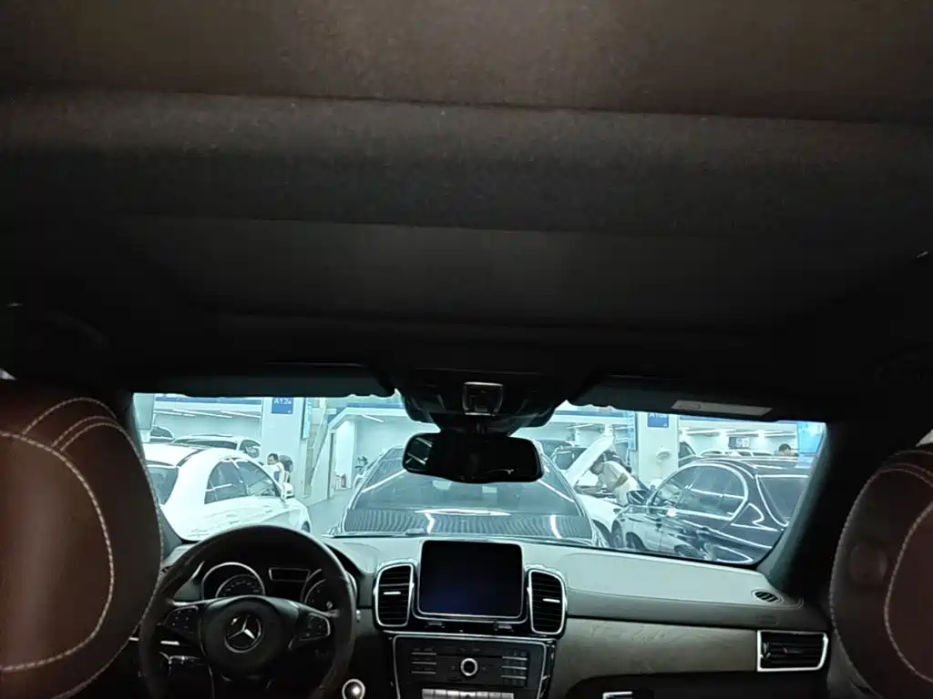 Mercedes-Benz GLE (Import) — миниатюра 18