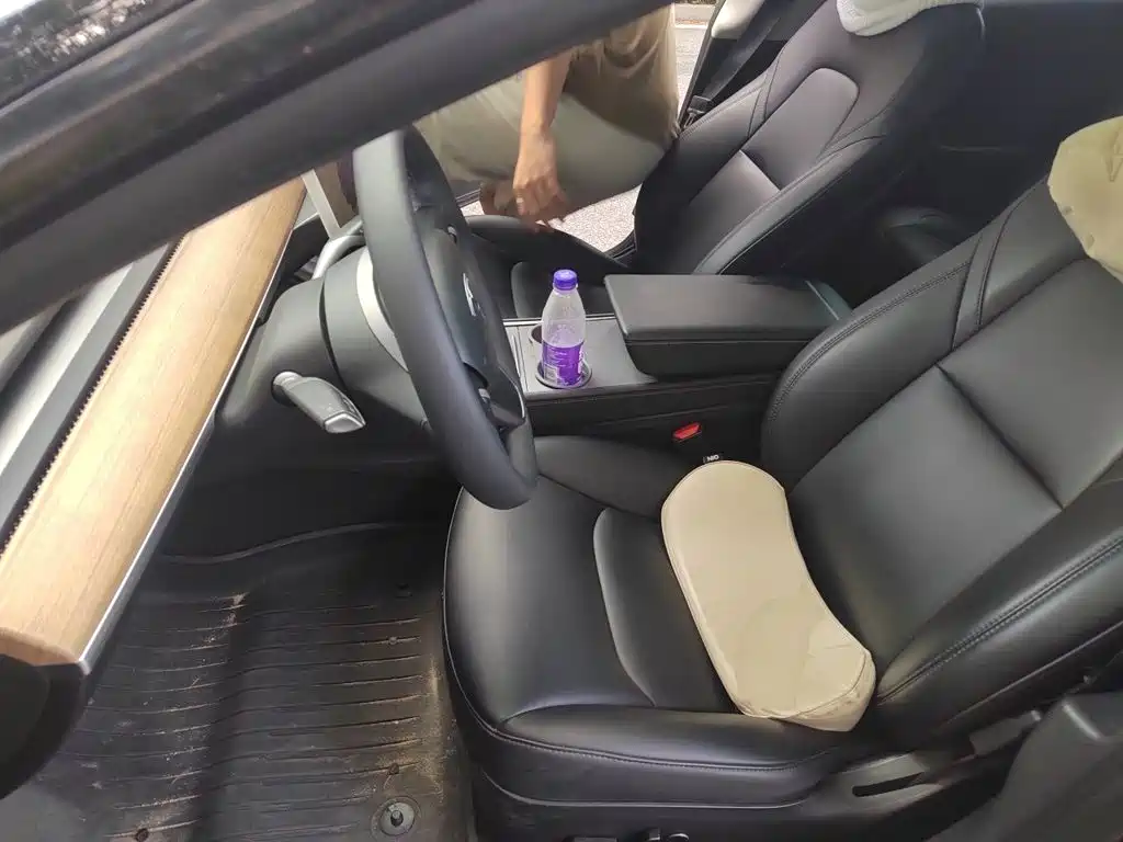 Tesla Model 3 — миниатюра 16