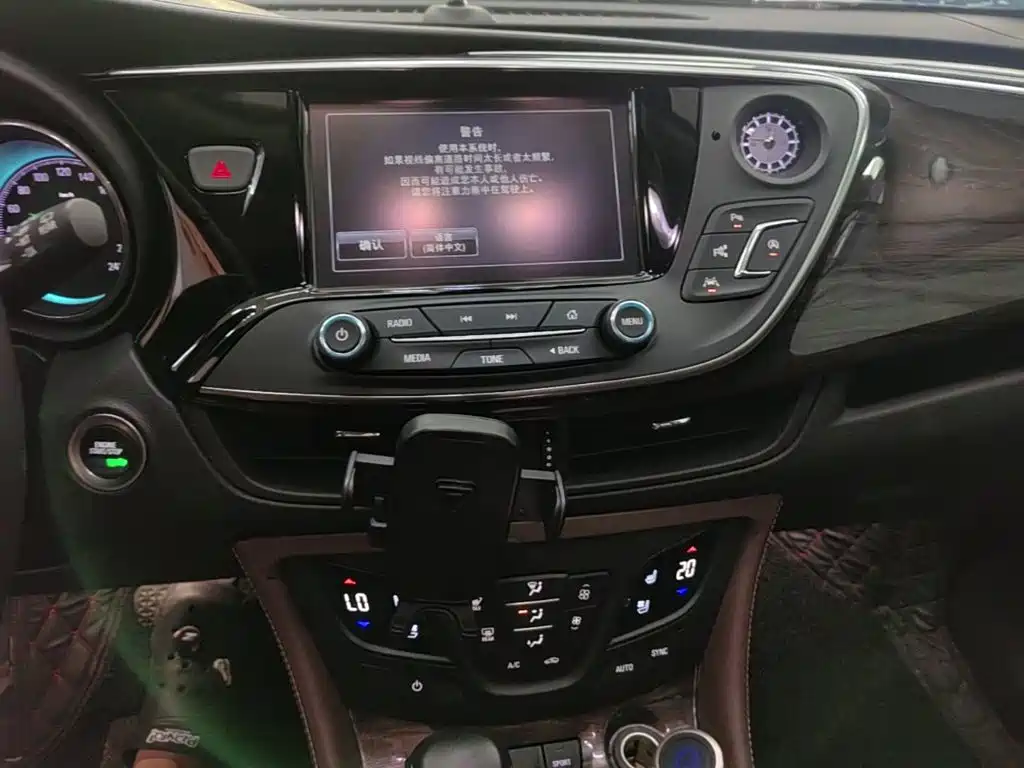 Buick Envision Plus — миниатюра 13