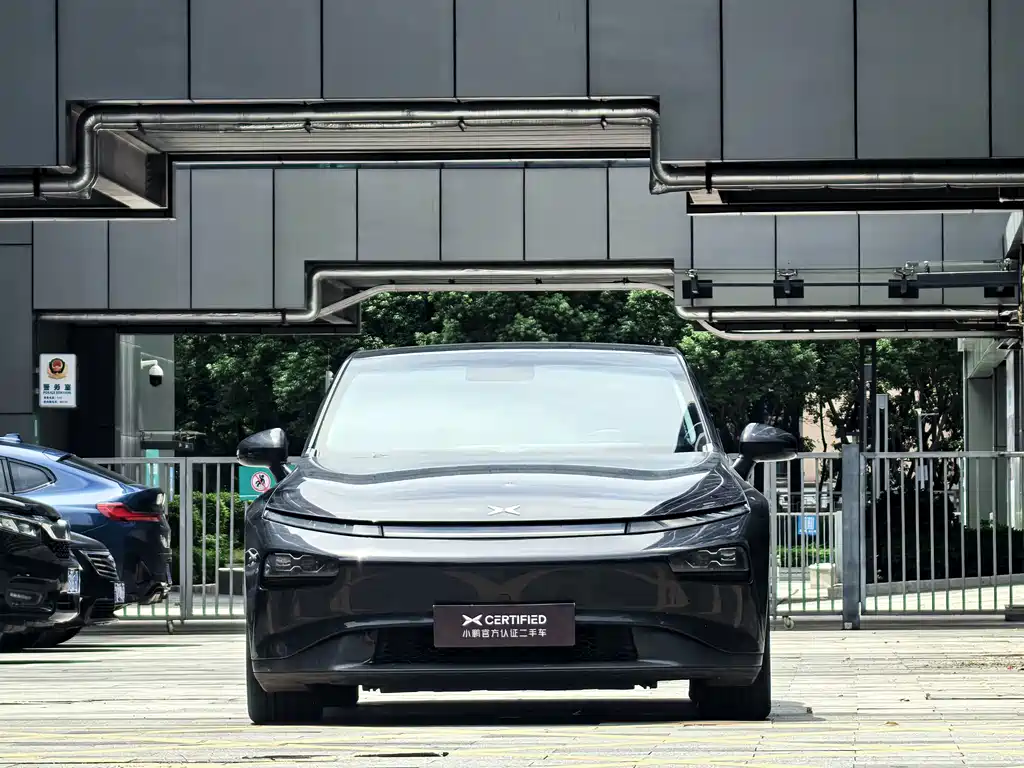 XPeng P7 — миниатюра 2