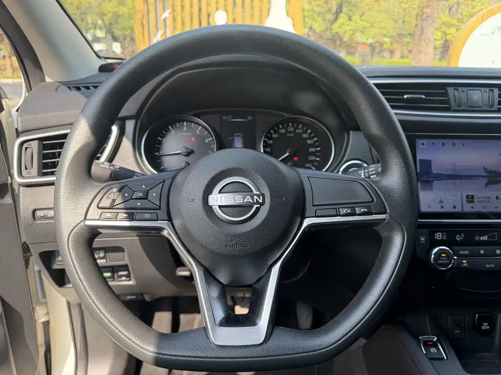 Nissan Qashqai — миниатюра 13