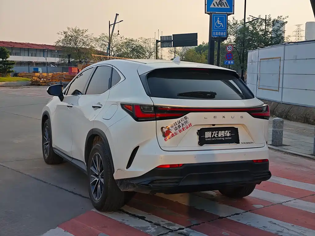 Lexus NX — миниатюра 8