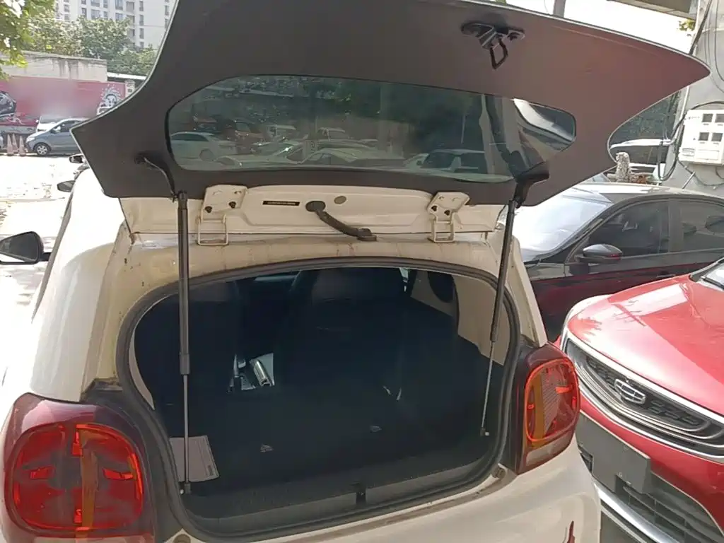 Roewe Clever — миниатюра 15