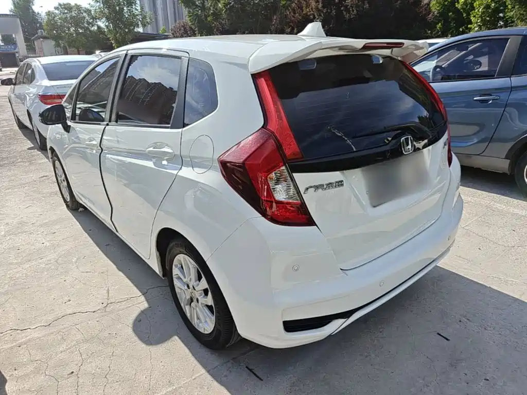 Honda Fit — миниатюра 5