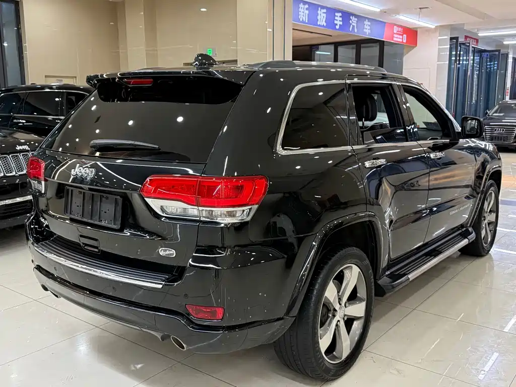 Jeep Grand Cherokee (Import) — миниатюра 16