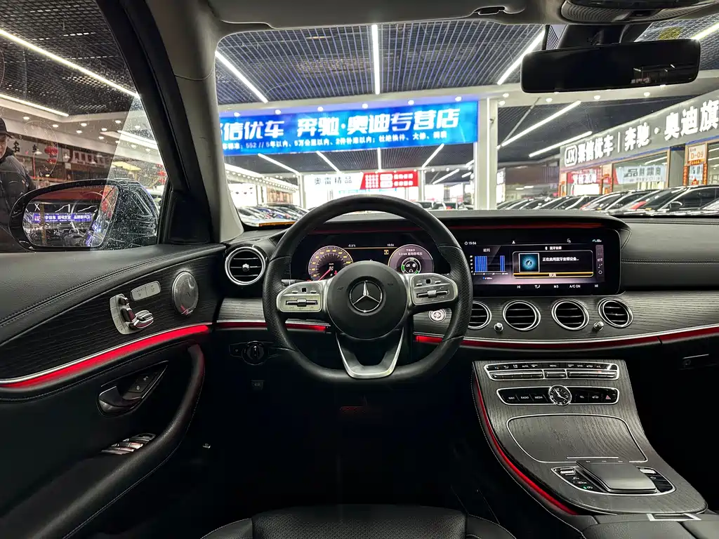 MERCEDES-BENZ E CLASS