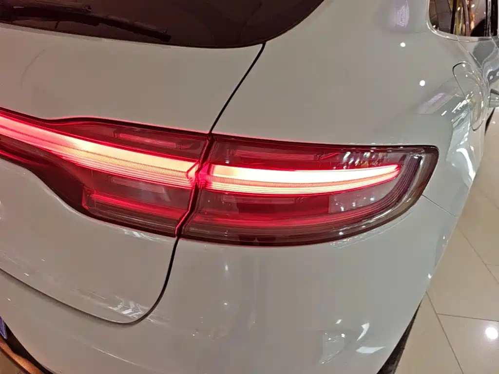 Porsche Macan — миниатюра 8