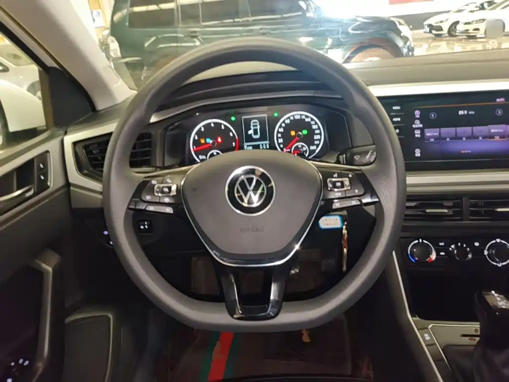 Volkswagen Polo — миниатюра 11