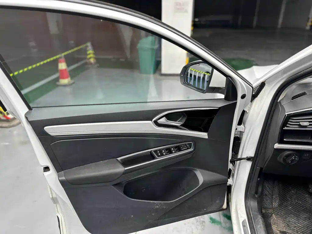 Jetta VS7 - фото 6