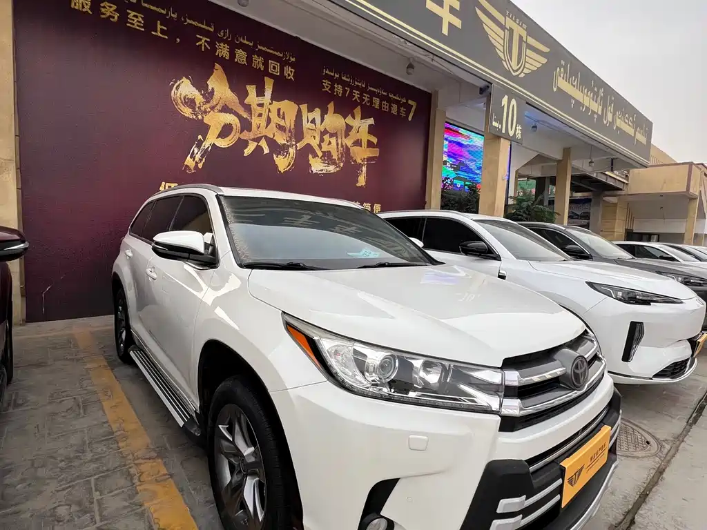 Toyota Highlander - фото 3