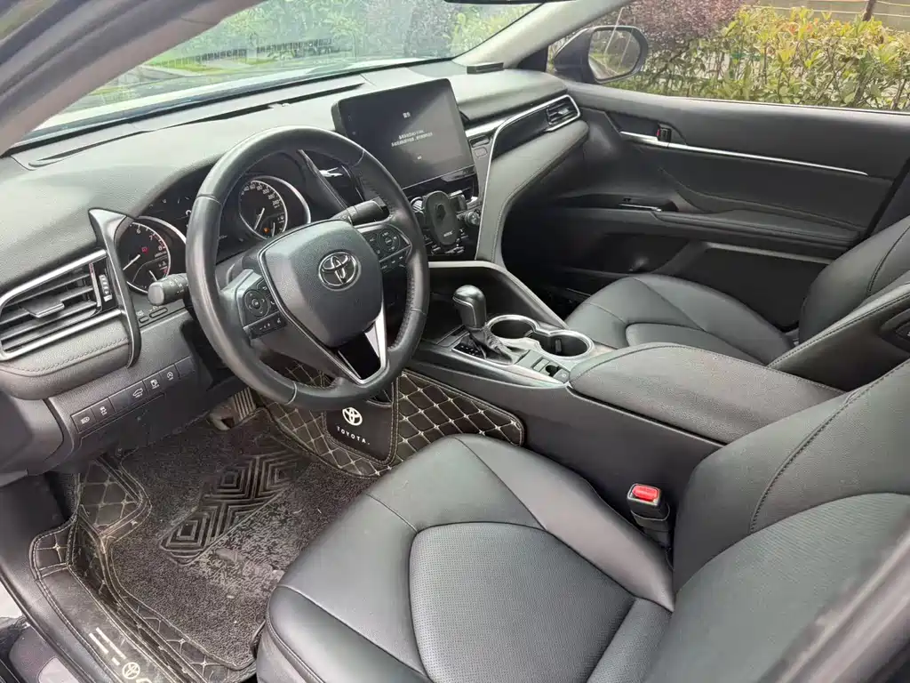 Toyota Camry — миниатюра 8