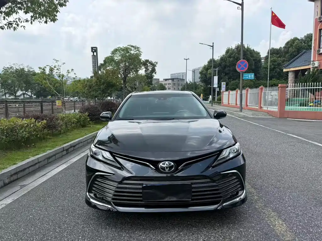 Toyota Camry — миниатюра 2