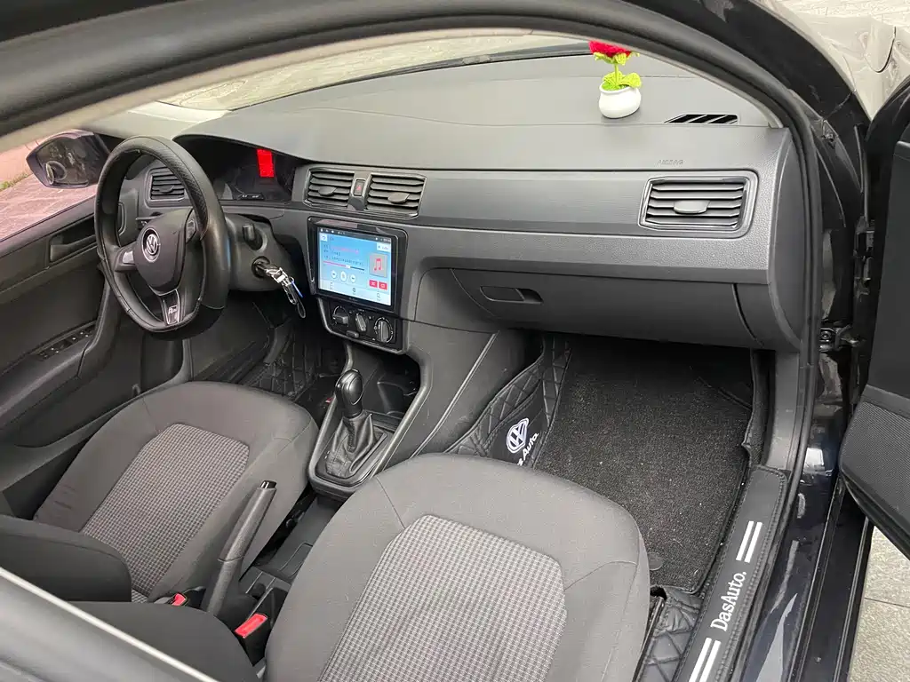 Volkswagen Santana — миниатюра 10