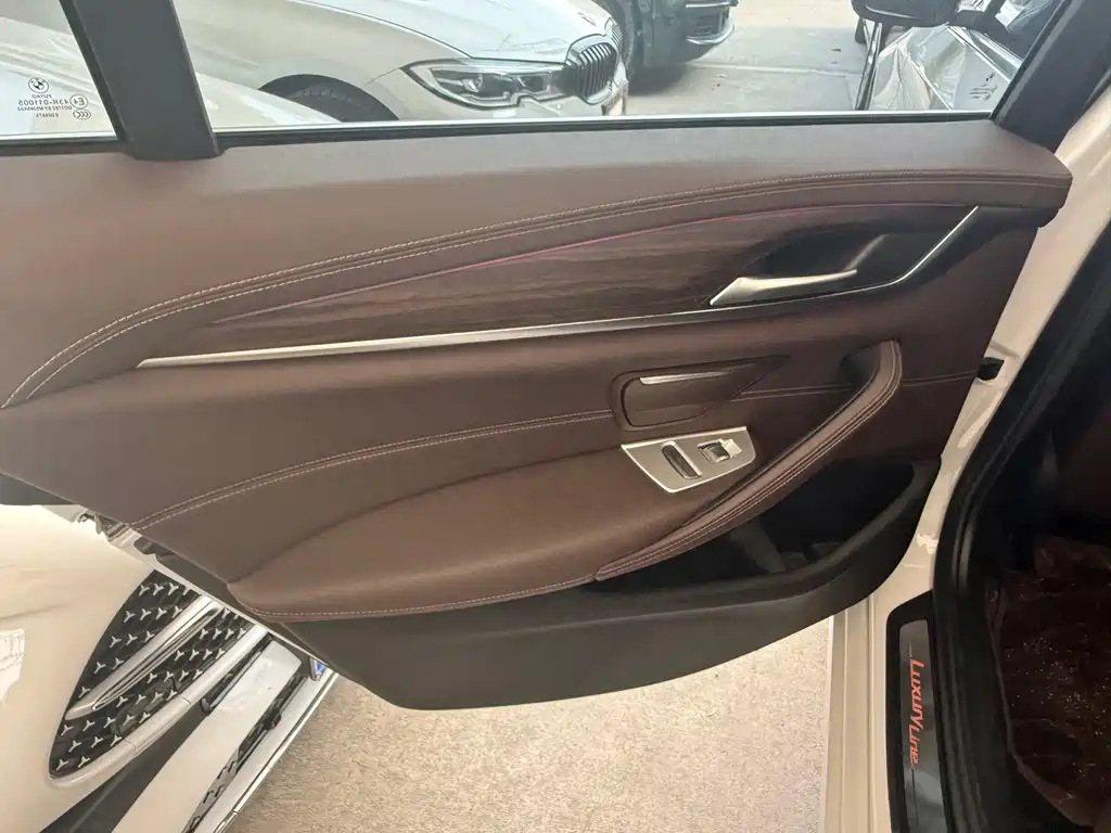 BMW 5 Series — миниатюра 22