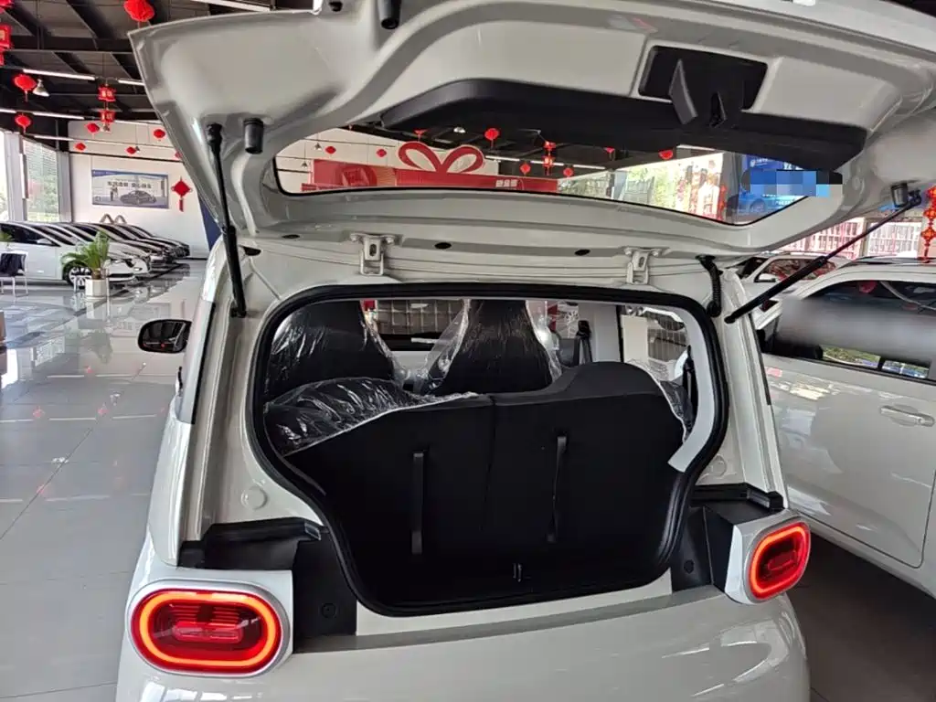 Wuling MINIEV — миниатюра 19