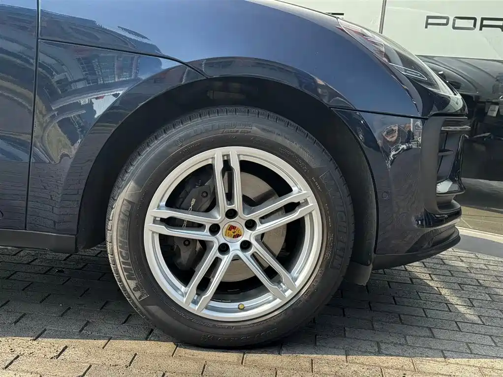 Porsche Macan — миниатюра 8