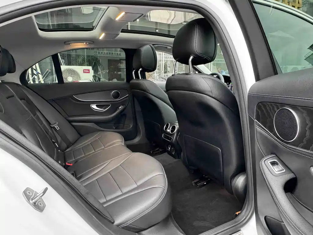 Mercedes-Benz C-Class — миниатюра 14