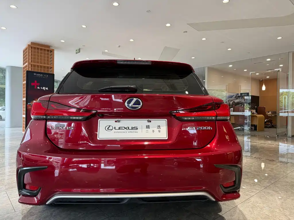 Lexus CT — миниатюра 8
