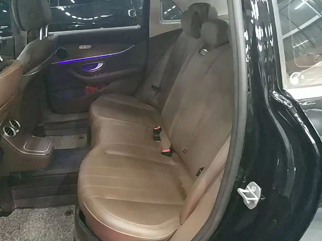Mercedes-Benz E-Class — миниатюра 17