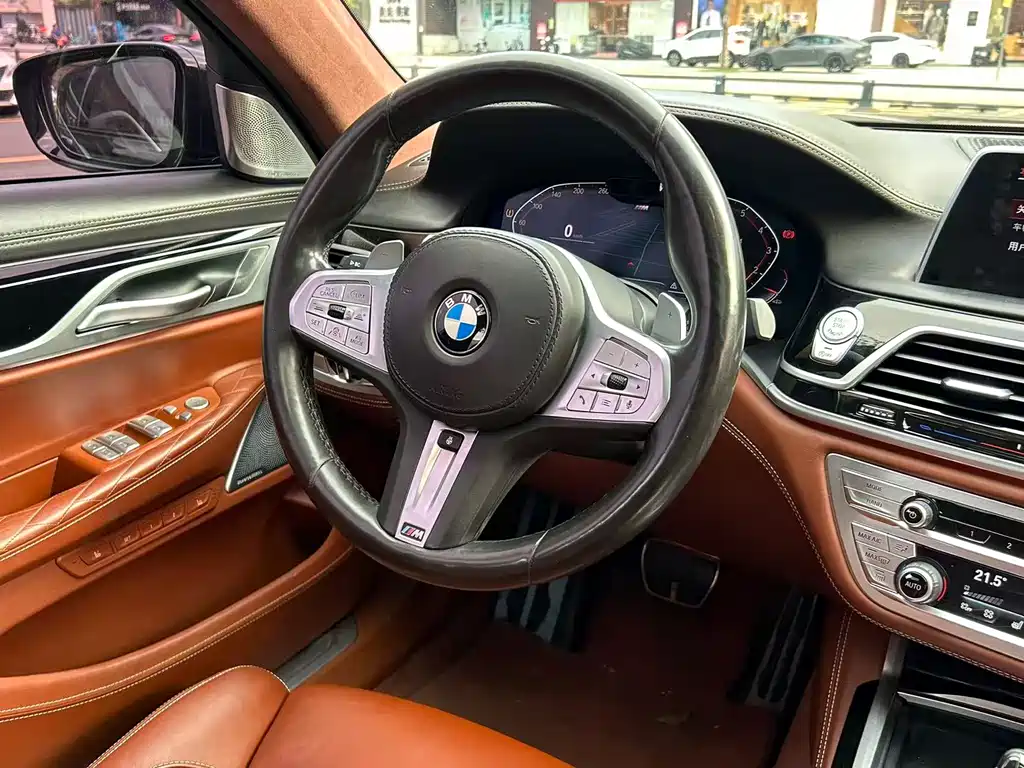 BMW 7 Series — миниатюра 14