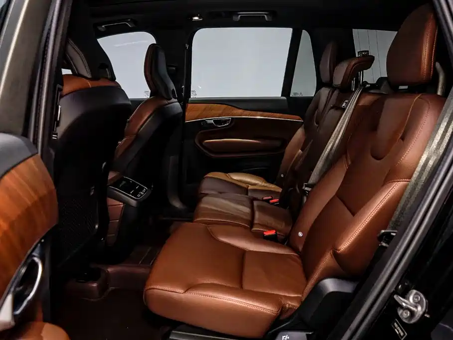 Volvo XC90 — миниатюра 10