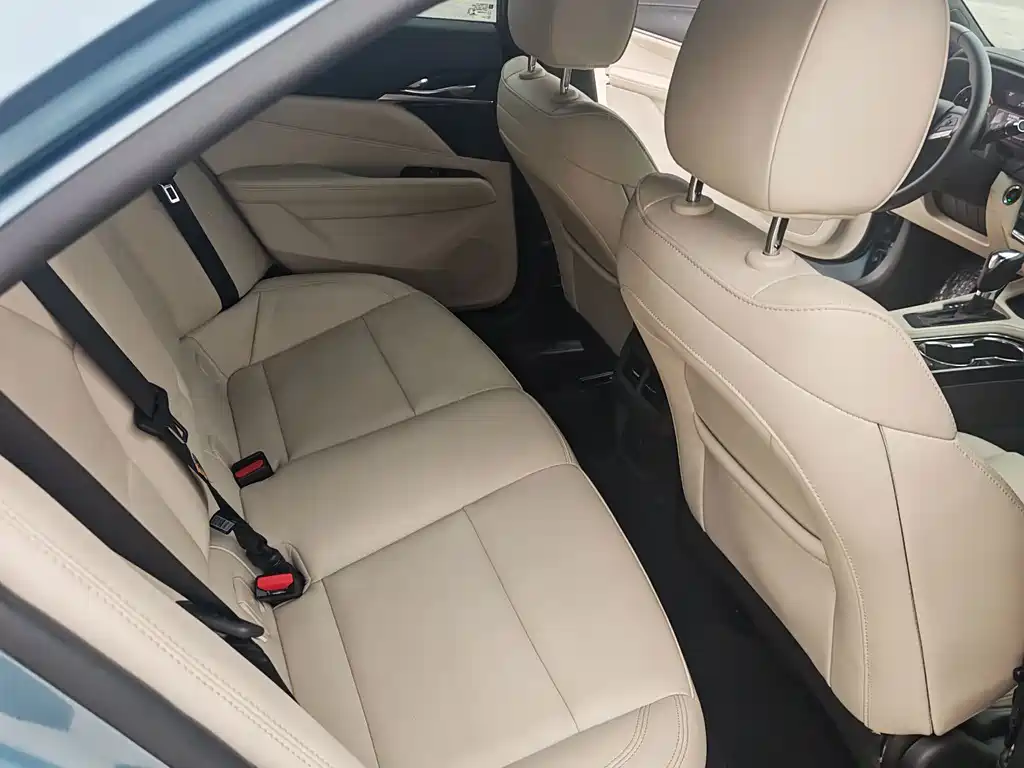 Cadillac CT4 — миниатюра 10
