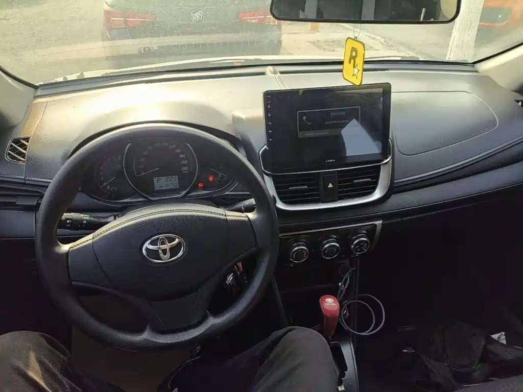 Toyota Yaris L — миниатюра 10