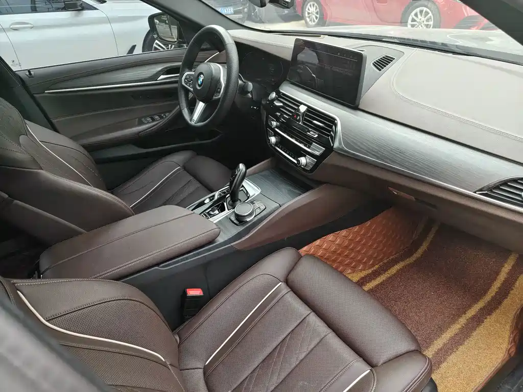 BMW 5 Series — миниатюра 14