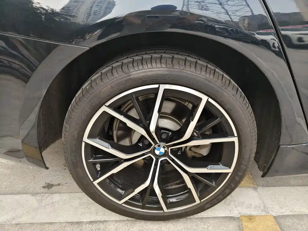 BMW 5 Series — миниатюра 29