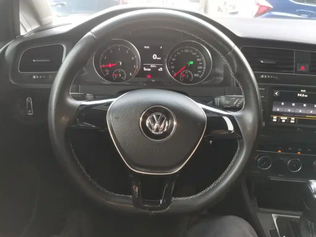 Volkswagen Golf — миниатюра 11