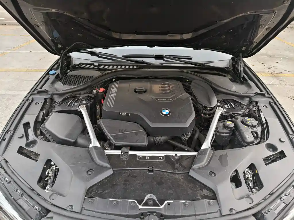 BMW 5 Series — миниатюра 26