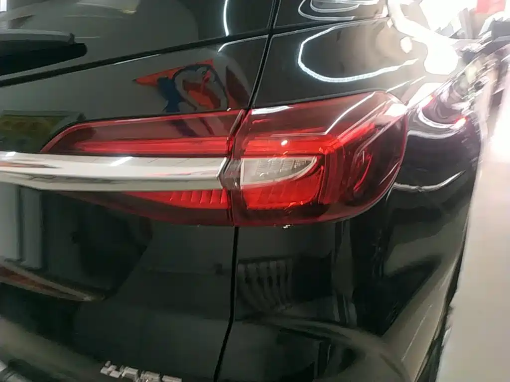 Buick Enclave — миниатюра 8