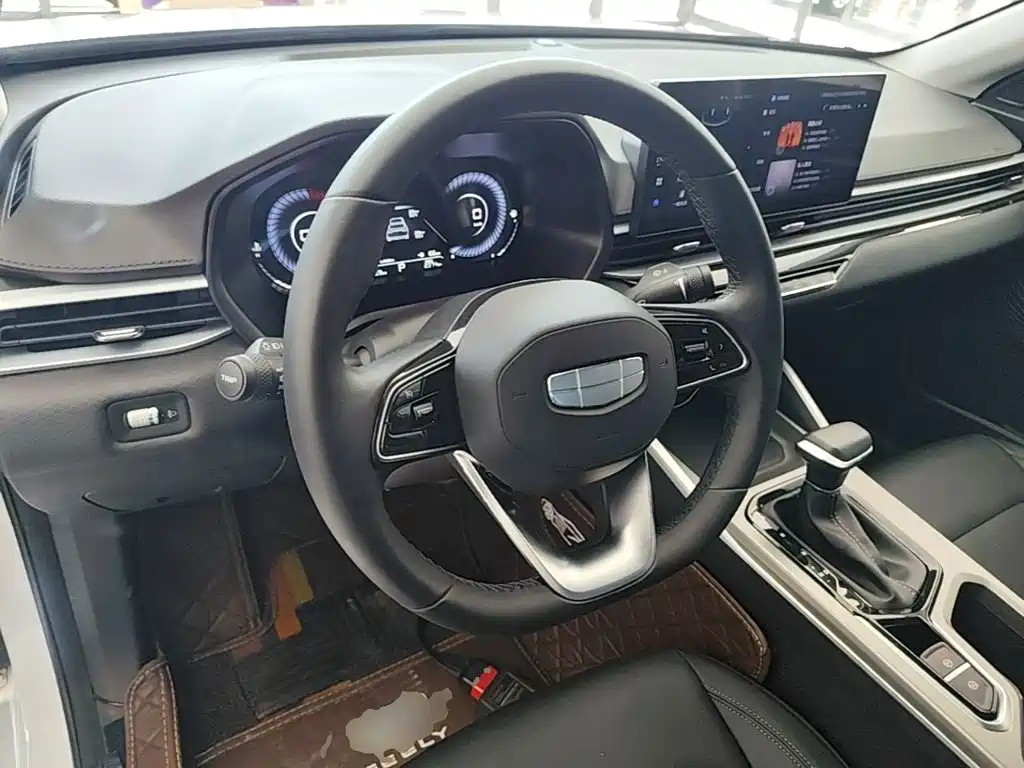 Geely Emgrand — миниатюра 11