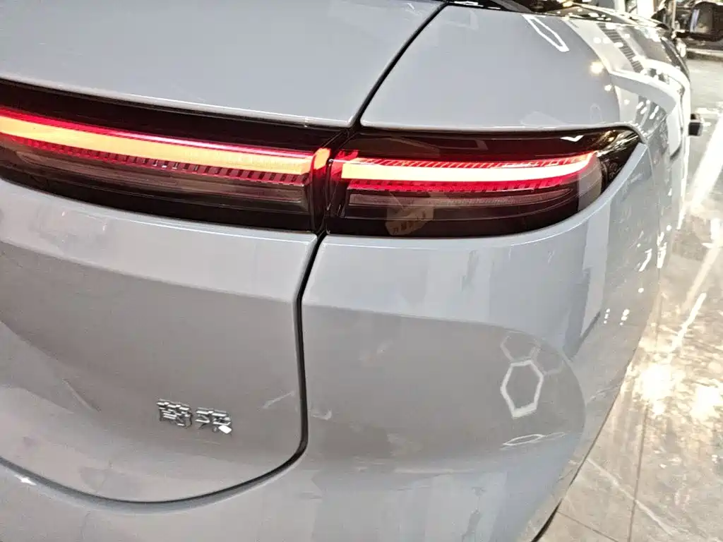 NIO ES6 — миниатюра 8